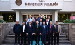 Muhtarlar Derneği Başkanı Hüseyin Altınışık ve Beraberindeki Heyetten Vali Hüseyin Kök’e Ziyaret
