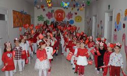 Minik Kardelenlerden Muhteşem 29 Ekim Coşkusu