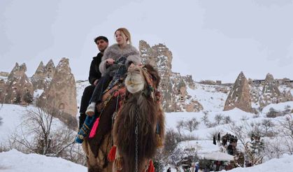 Kapadokya'da Deve İle Fotoğraf Çekmek 200, Tur Atmak 400 TL