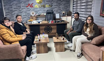 Akademi Eğitim Merkezi’nde Gurur Dolu Buluşma: Türkiye 1.leri ile Söyleşi