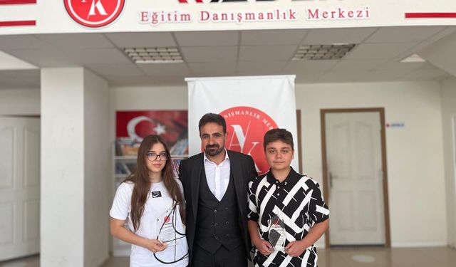 Nevşehir Akademi Eğitim Merkezi'nden İki Öğrenci LGS'de Türkiye Birincisi Oldu