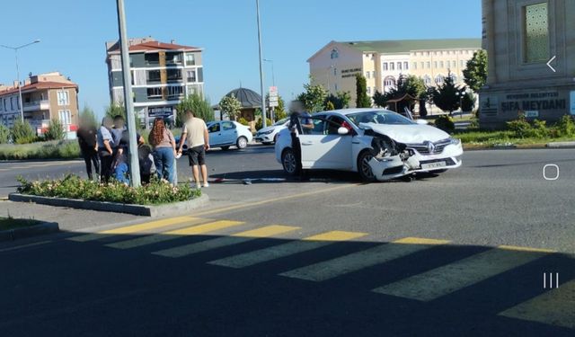 Şifa Meydanında Trafik Kazası