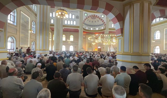 Nevşehir Külliye Camii Açıldı Aynı Anda 10 Bin Kişi Namaz Kılabilecek