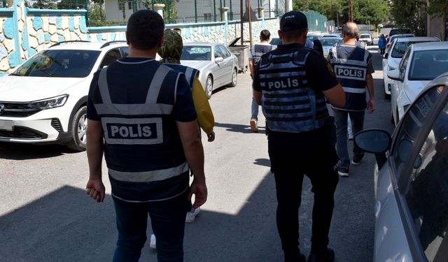 Nevşehir Polisimiz Okul Çevrelerinde Çocuk ve Gençlerin Korunmasına Yönelik Uygulama Yaptı