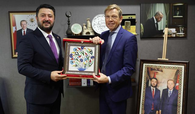 Hollanda Ankara Büyükelçisinden Milletvekili Emre Çalışkan’a Mecliste Ziyaret