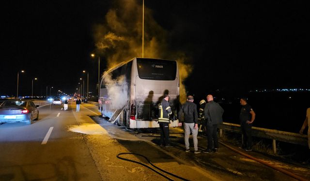 Kayseri'den Nevşehir’e Gelen Turistleri Taşıyan Otobüs Yandı