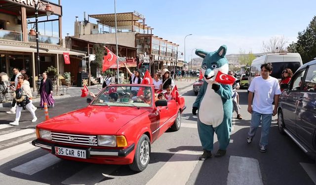 Göreme’de 23 Nisan Coşkusu Klasik Araç Kortejiyle Başladı