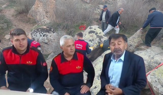 Kayaların Arasına Sıkışan Tosunu Kurtaran Emektar İtfaiye Ekibine Teşekkür
