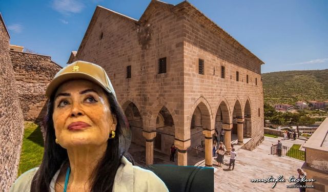 Türkan Şoray 52 Yıl Sonra, Nevşehir'de Çekilen “Mahpus” Filminin Çekim Mekanı Meryem Ana Kilisesi'ni Ziyaret Etti