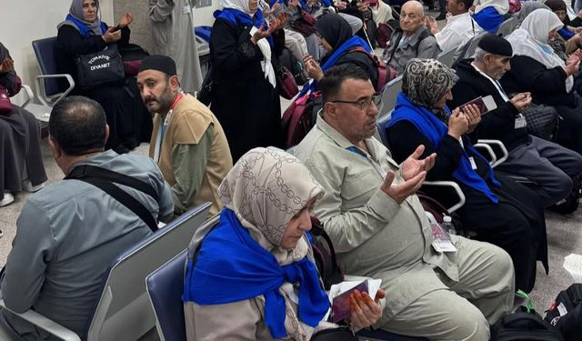 Nevşehir'den İlk Hac Kafilesi Dualarla Uğurlandı