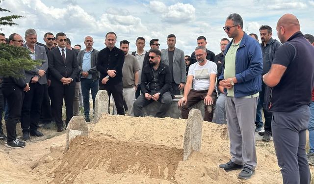 Bu Acıya Yürek Dayanmaz: Minik Atlas Vefât Etti, Anne ve Babası Yoğun Bakımda