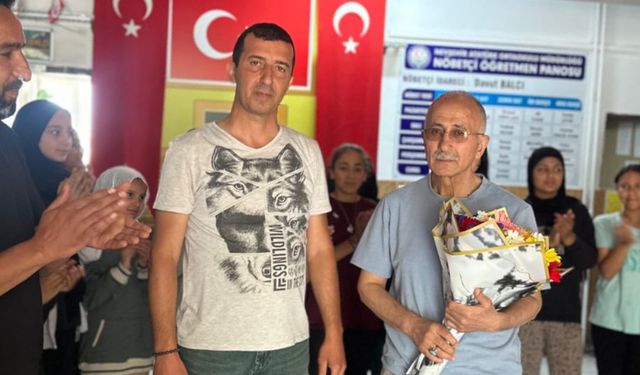 Nevşehir Atatürk Ortaokulu Öğretmenlerinden Zekai Şahin Emekliye Uğurlandı