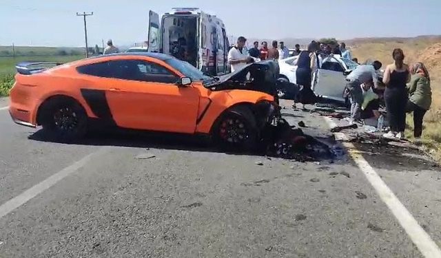 Nevşehir'de Otomobiller Kafa Kafaya Çarpıştı: 3 Yaralı