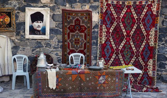 Tarihi Kale, İlk Kez Bir Antika Pazarına Ev Sahipliği Yaptı