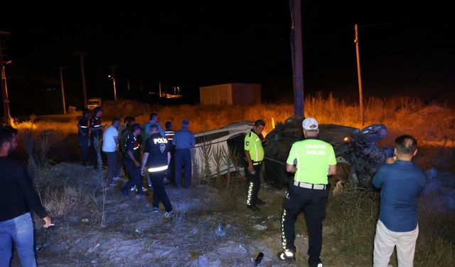 Video | 2'si Ağır 5 Yaralı Önündeki Araca Çarptı, İki Araç da Takla Attı