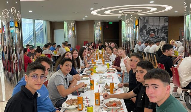 Büyük Akademiden Büyük İskender Ödülü: Türkiye Birincilikleri Sonrası İskender Şöleni