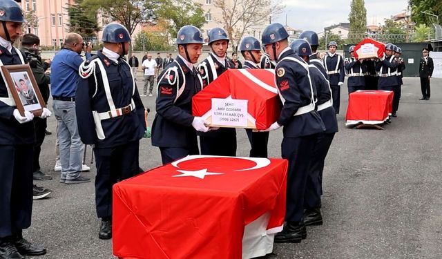 Aksaray’da Şehit Jandarmalar Gözyaşlarıyla Memleketlerine Uğurlandı