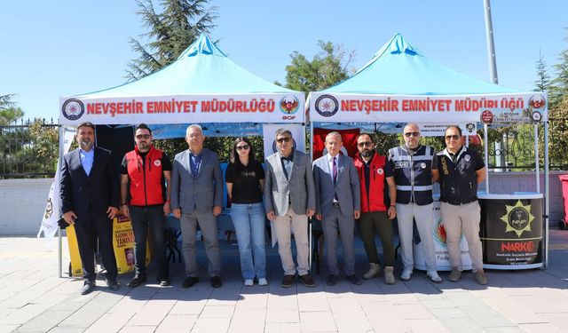 Üniversiteli Gençler Bilgilendirildi