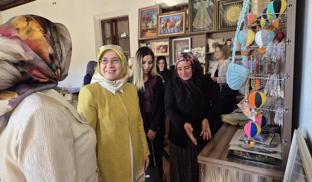 Vali Fidan’ın Eşi Prof. Dr. Fatma Fidan, Tatlarin Kadın Kooperatifini Ziyaret Etti