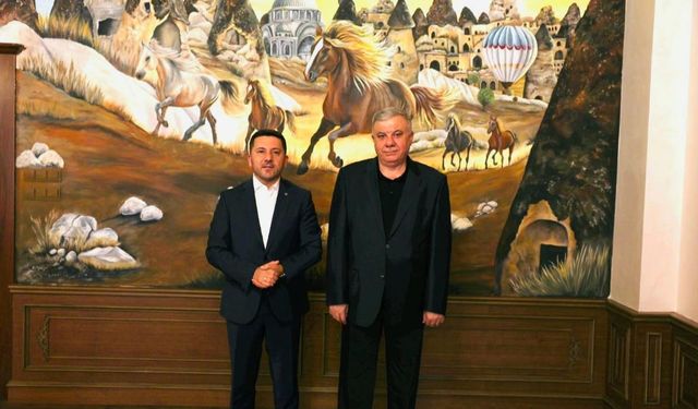 Önceki Dönem MÜSİAD Şube Başkanı ve Güçbey Süt Ürünleri Sahibi Ömer Güçlü, Başkan Rasim Arı’yı Ziyaret Etti