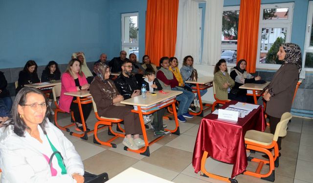 Özel Kardelen Fen ve Anadolu Lisesinde 10. Sınıfların Veli Toplantısı Yapıldı