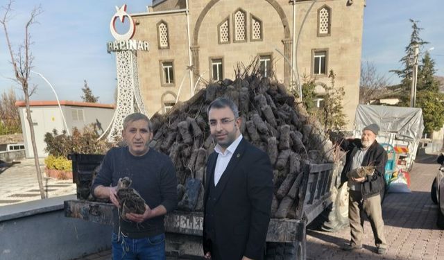 Karapınar’da 2 Bin Fidan Dağıtıldı: Başkan Yasin Güneş’ten Yeşil Seferberlik