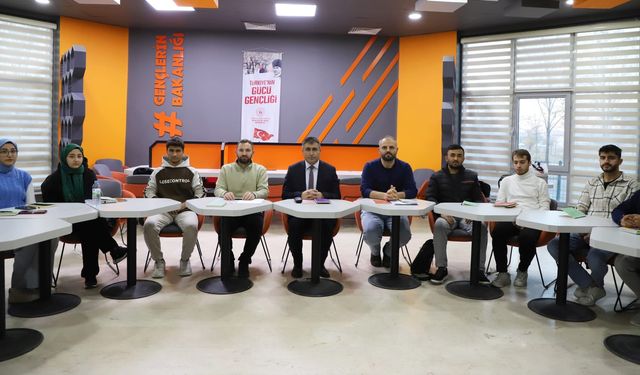 Sezai Karakoç’un Fikir Dünyasını Merkeze Alan Tahlil ve Söyleşi Programı Düzenlendi