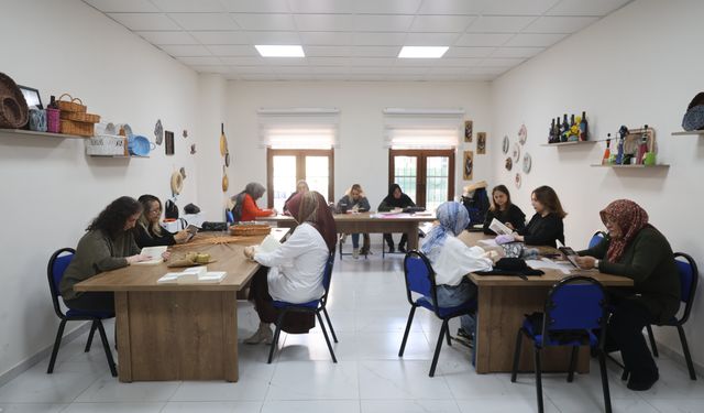 Nevşehir Belediyesi Kursiyerlerine Kitap Okuma Etkinliği