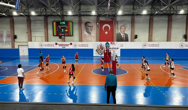 Kardelen Voleybol Takımı Yarı Finale Yükseldi