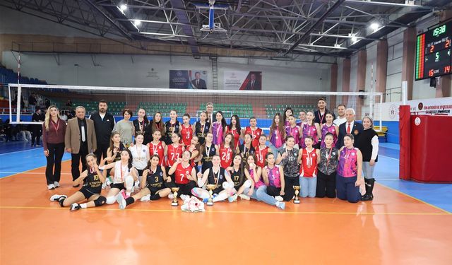 Okul Sporları Genç A Kız Voleybol Müsabakaları Sona Erdi!
