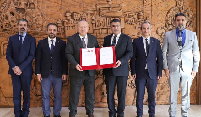 Vali Ali Fidan ve Rektör Prof. Dr. Semih Aktekin Sosyal Sorumluluk ve Sanat Odaklı İş Birliği Protokolü İmzaladı