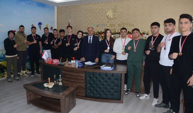 Kardelen’in Bileği Bükülmüyor