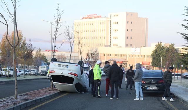 Nevşehir’de Park Halindeki Araca Çarpıp Takla Attı: 1 Yaralı