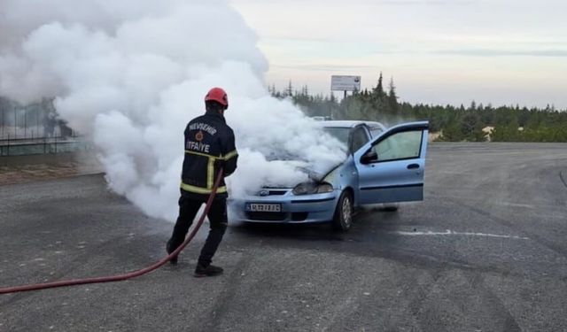 Sulusaray Yolu Üzerinde Araç Yangını Kontrol Altına Alındı