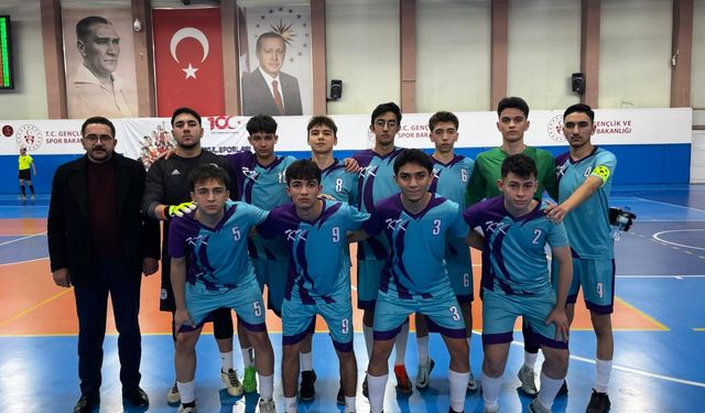 Kardelen Eğitim Kurumları Futsal Takımı Çeyrek Finalde