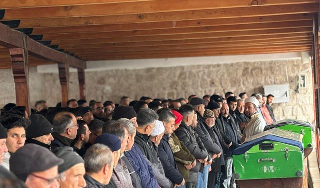 16 Yaşındaki Hatice Çat Gözyaşlarıyla Uğurlandı