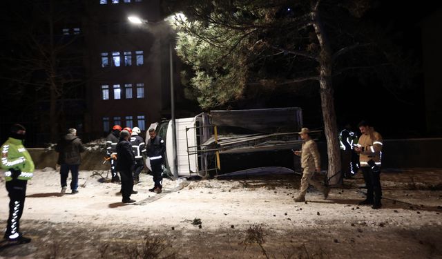 Nevşehir’de Otomobil ile Kamyonetin Çarpıştığı Kazada 4 Kişi Yaralandı