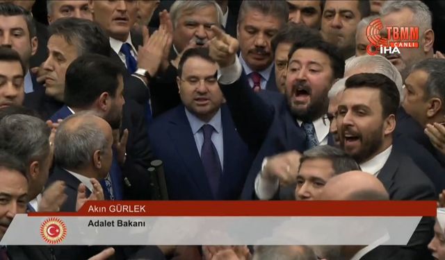 Milletvekili Emre Çalışkan TBMM’de Adalet Bakanı Akın Gürlek’in Yemin Töreninde Yaşanan Gerginlikte Savunmacı Tavrıyla D