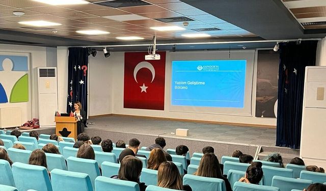 Nevşehir Simya Koleji’nde “Dijital Dünyada Kariyer Yolculuğu” Semineri