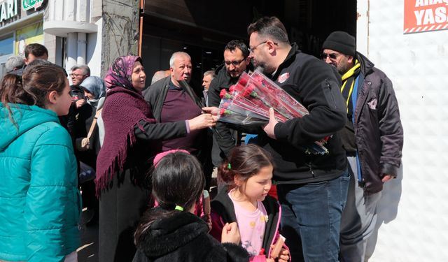 Nevşehir Belediyesi’nden 8 Mart’ta Kadınlara 5 Bin Çiçek