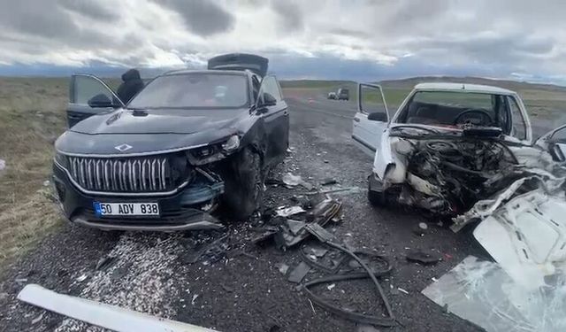 Nevşehir’de İki Otomobil Çarpıştı: 1 Kişi Hayatını Kaybetti, 2 Yaralı