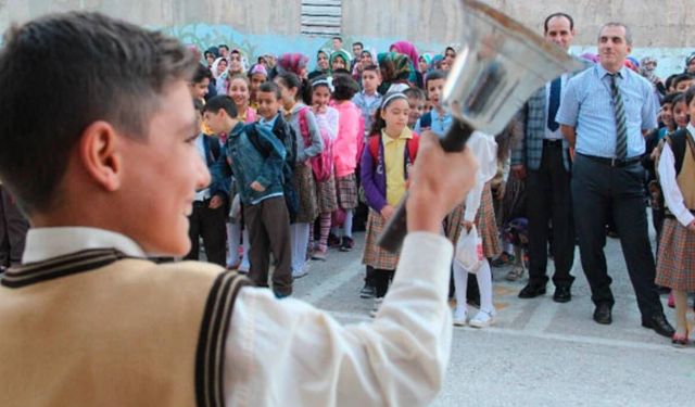 Ara tatil kalkıyor mu? Bakan Tekin iddialara açıklık getirdi