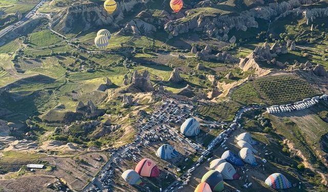 Böylesi Görülmedi! Bayram Tatilinde Kapadokya'ya Ziyaretçi Akını