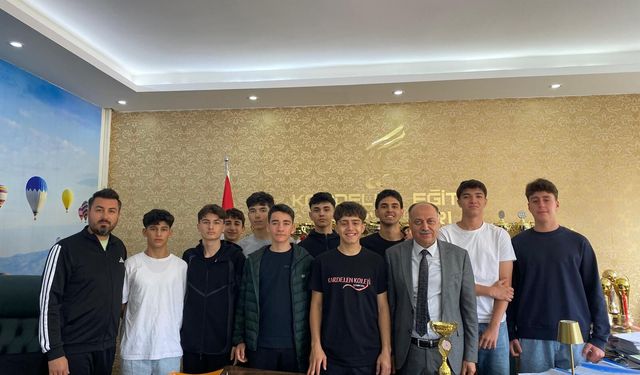 Kardelen futsal takımı il üçüncüsü oldu