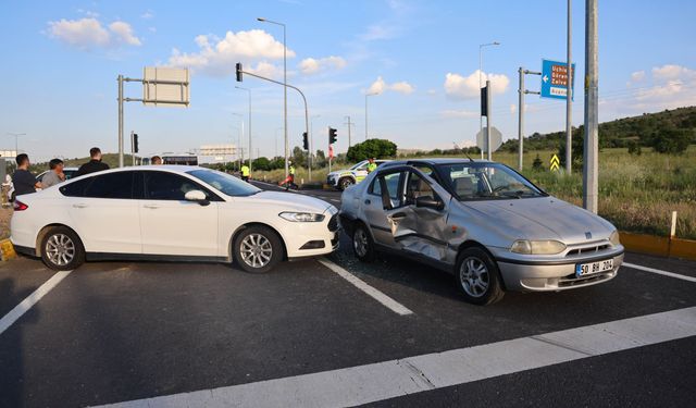 Nevşehir'de Zincirleme Trafik Kazası 2 Yaralı
