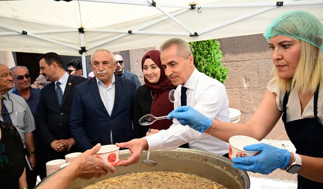 Vali Hüseyin Kök, Hacı Bektaş-ı Velî Dergâhı'nda Dua Edip Aşure Programına Katıldı