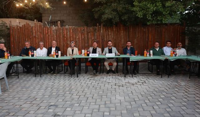 AK Parti'de Haftalık Yönetim Kurulu Toplantısı Başkan Rasim Arı'nın Katılımıyla Gerçekleştirildi