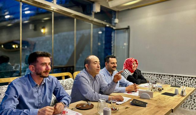 AK Parti Merkez İlçe Yönetim Kurulu Toplantısı Gerçekleştirildi