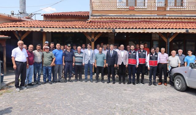 Kapadokya Alan Başkanı Aslanbay, İbrahimpaşa Köyünde Aşure Dağıtıp Vatandaşla Bir Araya Geldi