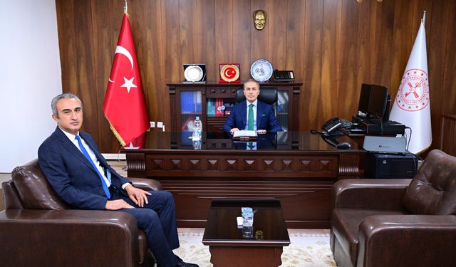 Vali Hüseyin Kök, Nevşehir Defterdarlığını Ziyaret Etti